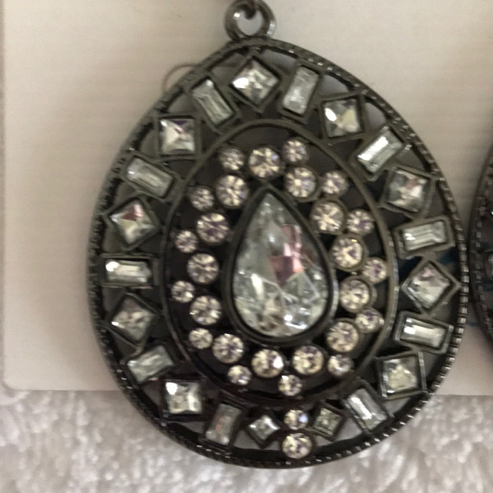 Premier Design Earrings - Picture 3 of 3